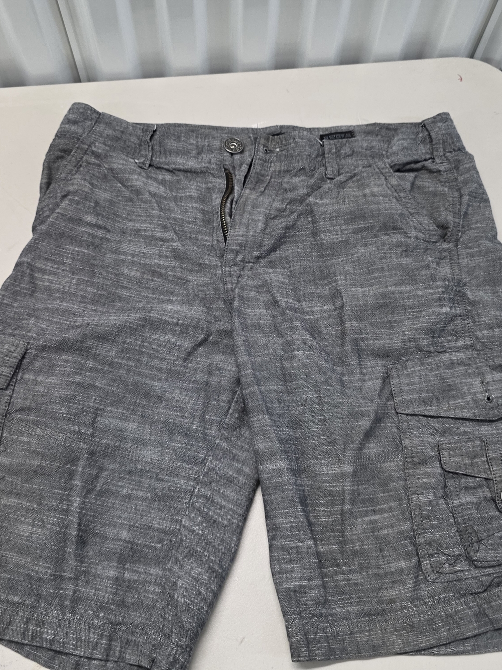 Guess Cargo Gray Shorts Men’s Size 34x10